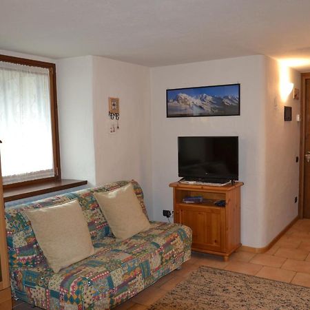 Alle Pendici Del Monte Rosa Champoluc Exterior photo